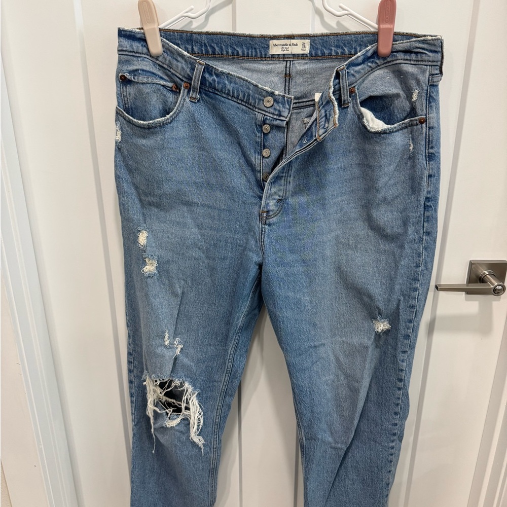 Abercrombie the Dad high rise Women's Blue Distressed Jeans